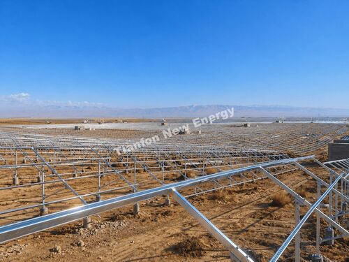 Sistema de montaje solar en tierra de 100 MW en Qinghai