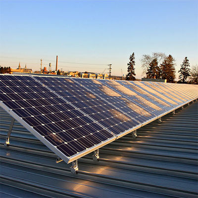 Un buen precio. Sistemas ajustables del montaje del tejado del panel solar de la teja con 10 años de garantía en línea