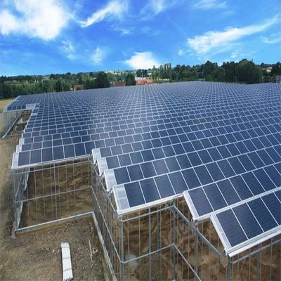 Un buen precio. La agricultura de las tierras de labrantío molió el sistema montado del picovoltio para el invernadero en línea