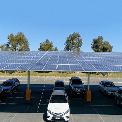 Un buen precio. El edificio comercial del campo abierto integró los Carports solares de Photovoltaics en línea
