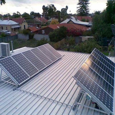 Un buen precio. Sistema anodizado soporte de techo del tormento del panel solar SUS304 en línea