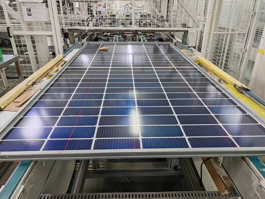 Un buen precio. Marco de acero de panel solar personalizado con acero de resistencia para compatibilidad universal en línea