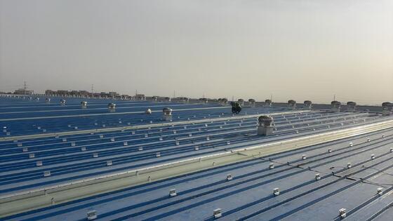 Un buen precio. Kit de instalación de techos solares con orientación de módulos de paisaje o retrato que garantizan soluciones de montaje de paneles solares en línea