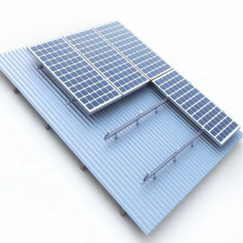 Un buen precio. En baño caliente inclinado del panel solar del tejado del montaje de los sistemas del bocadillo de acero Frameless del color galvanizado en línea