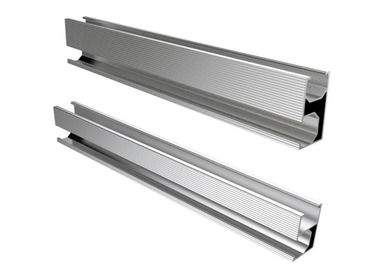 Un buen precio. Carril ranurado aluminio de plata para el proyecto de tierra del tejado de energía solar del sistema en línea
