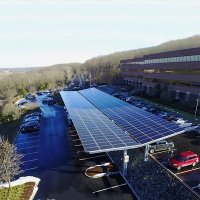 Un buen precio. Aparcamiento solar fotovoltaico de alta calidad del Carport los 20M Max Building Height Framed Module que monta sistemas en línea