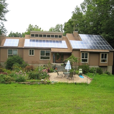 Un buen precio. Sistema del montaje de Kit Energy Saving Solar Roof de las fijaciones del picovoltio del tejado plano del metal en línea