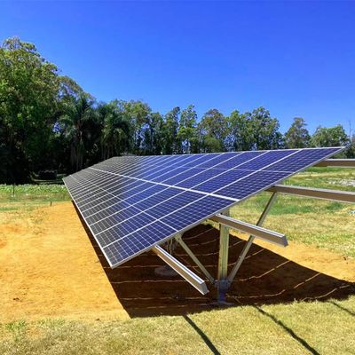 Sistema de montaje fotovoltaico solar en tierra altamente preensamblado